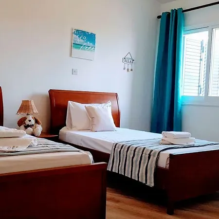 Paradise Note 204- Cyprus Dream Holiday Let *